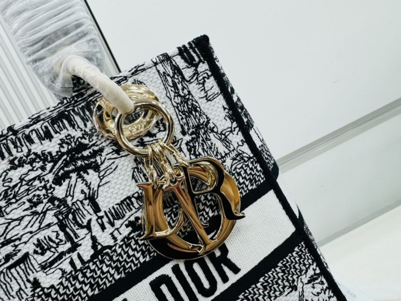 Dior Shopping Bags